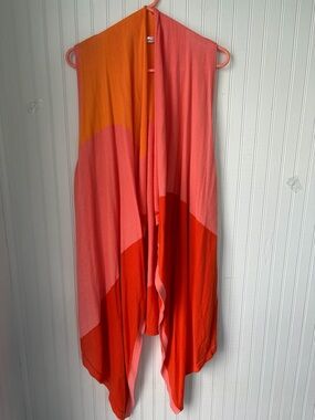 Caroline Grace Colorblock Sleeveless Kimino/Draped Vest in Coral, Orange & Red